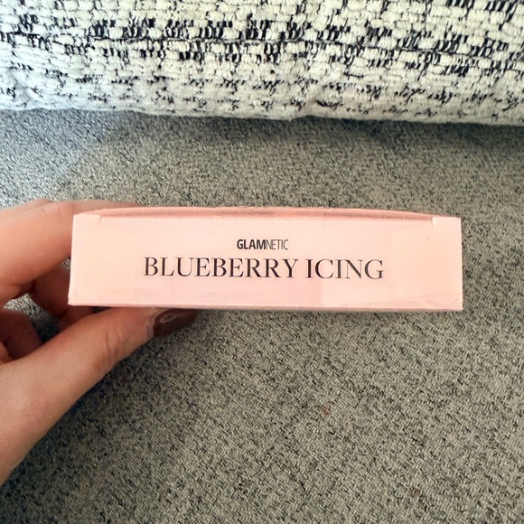 GLAMnetic Blueberry Icing Press-On Nails - Short Almond - Picture 2 of 2